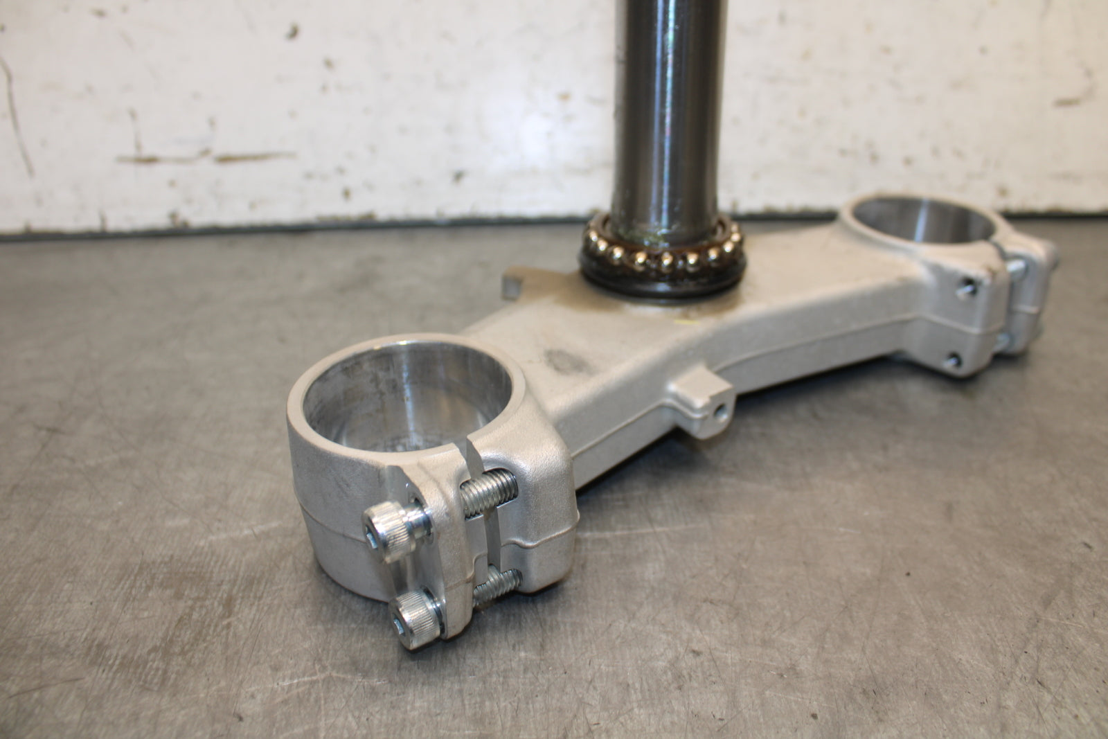 19-23 KAWASAKI NINJA ZX6R FRONT FORKS CLAMP LOWER TRIPLE TREE STEM BB701