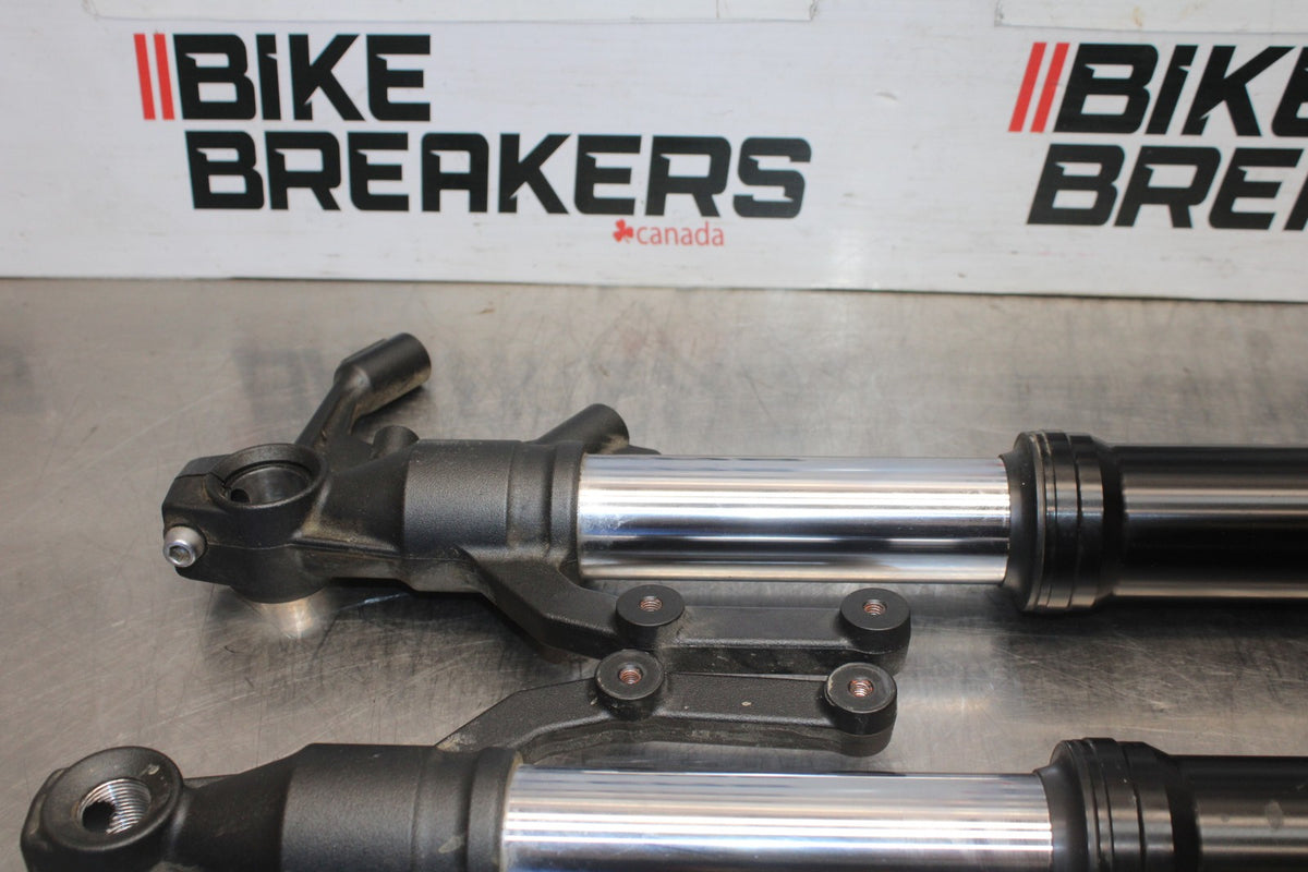 25 KAWASAKI Z900 FRONT FORKS SHOCK SUSPENSION SET PAIR BB928