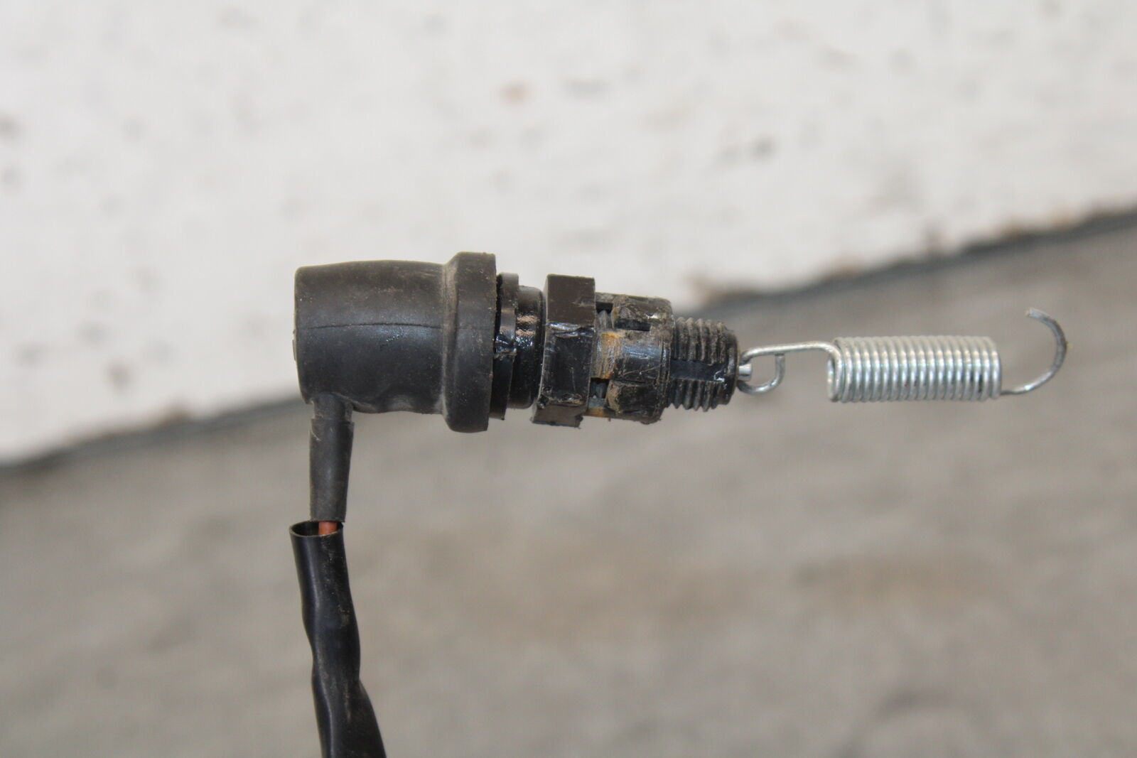 09-14 YAMAHA YZF R1 REAR BACK BRAKE SENSOR BB696