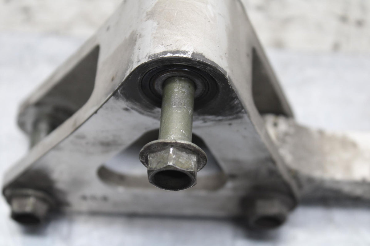 2007 Yamaha YZF R1 REAR DOGBONE SHOCK LINKAGE LINK BB575