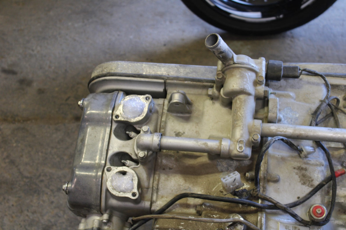76-77 HONDA GOLDWING 1000 ENGINE MOTOR BB171