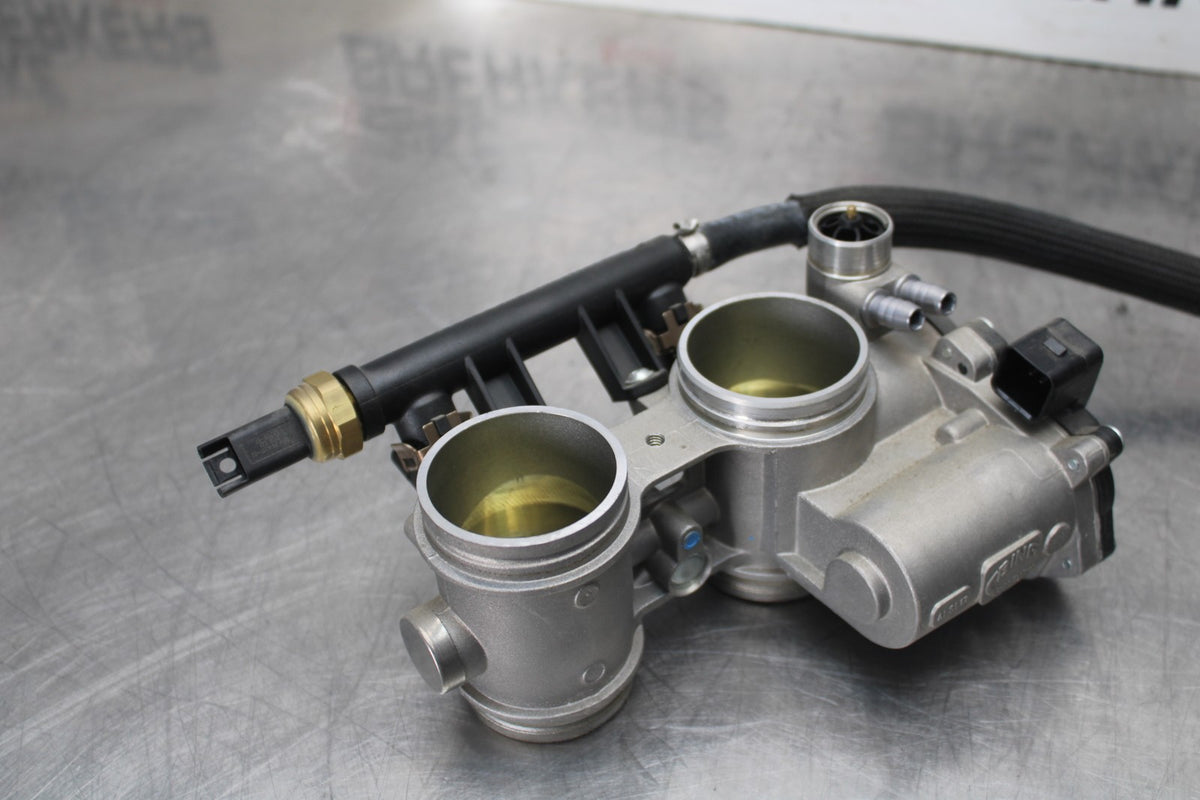 20-23 BMW F900R MAIN FUEL INJECTORS / THROTTLE BODIES BB923