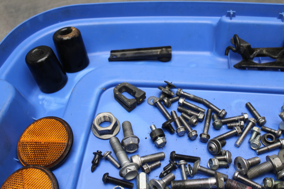 24 KAWASAKI NINJA 500 ABS MOUNTING BOLTS HARDWARE MOTOR SCREWS BB818