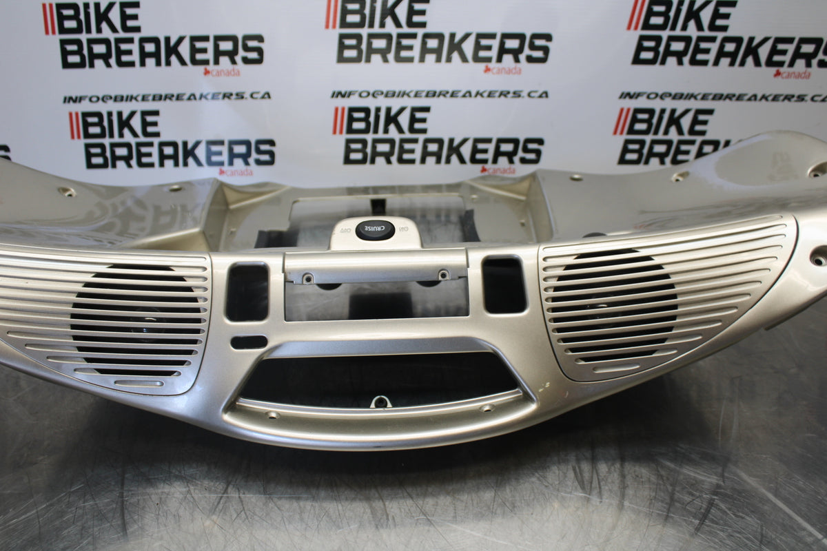 09 YAMAHA ROYAL STAR XVZ1300TF VENTURE FRONT UPPER FAIRING NOSE COWL BB151