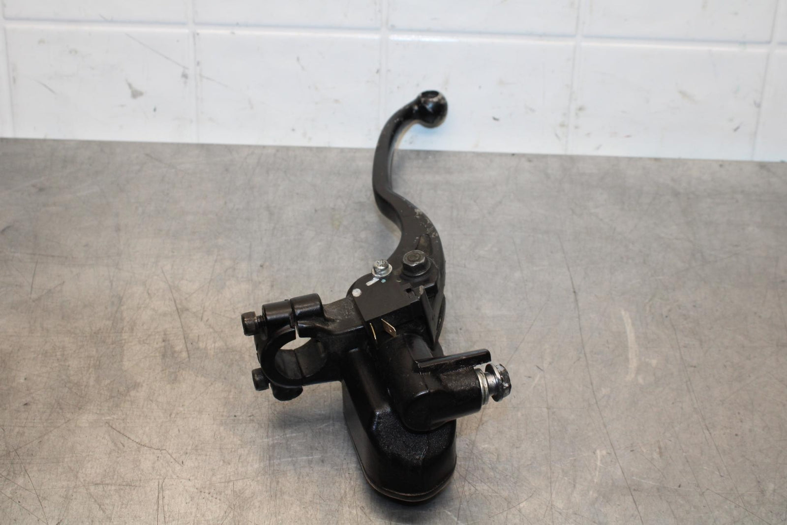 20 KAWASAKI Z400 ER400 ABS FRONT BRAKE MASTER CYLINDER w/ LEVER BB586