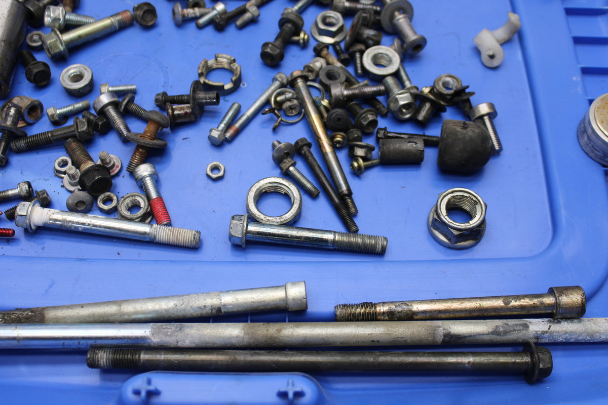 98-05 HONDA SUPER HAWK 1000 VTR1000F MOUNTING BOLTS HARDWARE SCREWS BB152