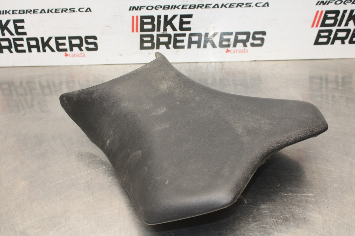 24 KAWASAKI NINJA 500 ABS FRONT DRIVERS SEAT PAD SADDLE PILLION BB818