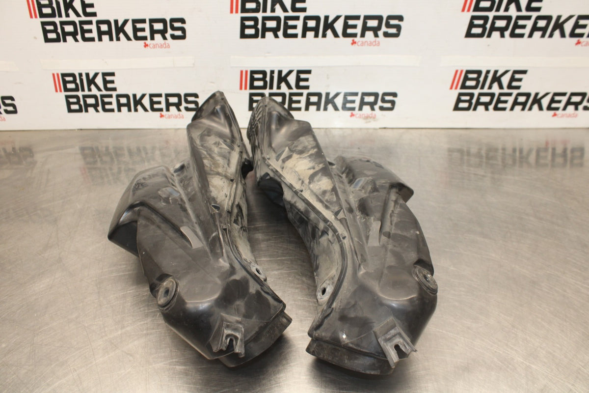 06-07 SUZUKI GSXR 600 RIGHT LEFT AIR INTAKE DUCTS BB880