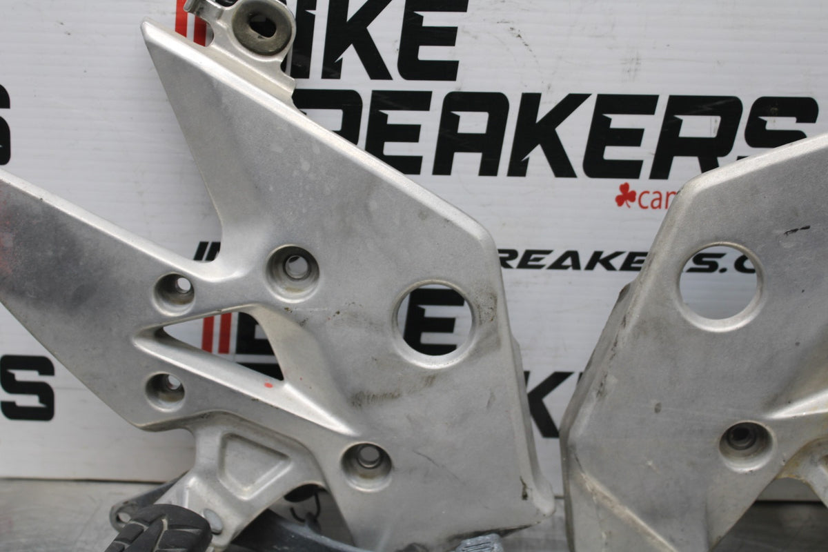 13-15 HONDA CBR500R RIGHT LEFT REARSETS REAR SET DRIVER FOOT PEGS  BB834