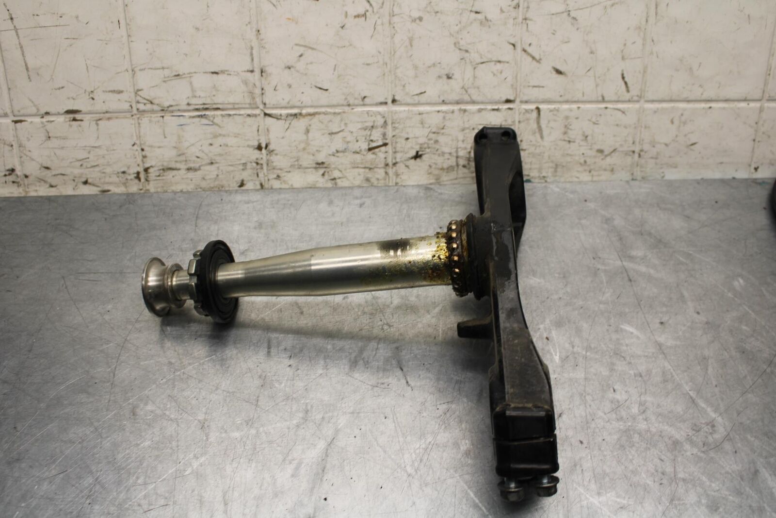 2000 Kawasaki Ninja ZX12R ZX1200A FRONT FORKS CLAMP LOWER TRIPLE TREE STEM BB565