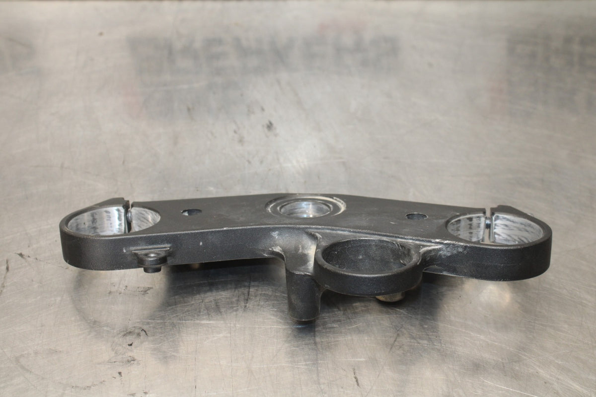 17 YAMAHA YZF R6 FORKS UPPER TRIPLE TREE CLAMP BB922