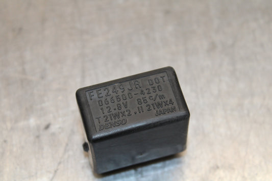 03 SUZUKI SV650S TURN SIGNAL BLINKER RELAY FLASHER SWITCH BB130