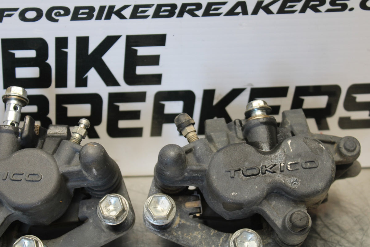10 SUZUKI SV650 RIGHT LEFT FRONT BRAKE CALIPER SET PAIR CALIPERS BB181