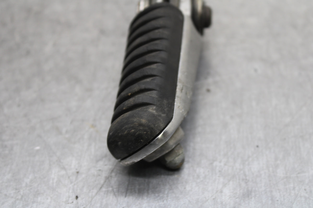 00-02 KAWASAKI NINJA ZX6R LEFT FRONT FOOT REST PEG STEP BB750