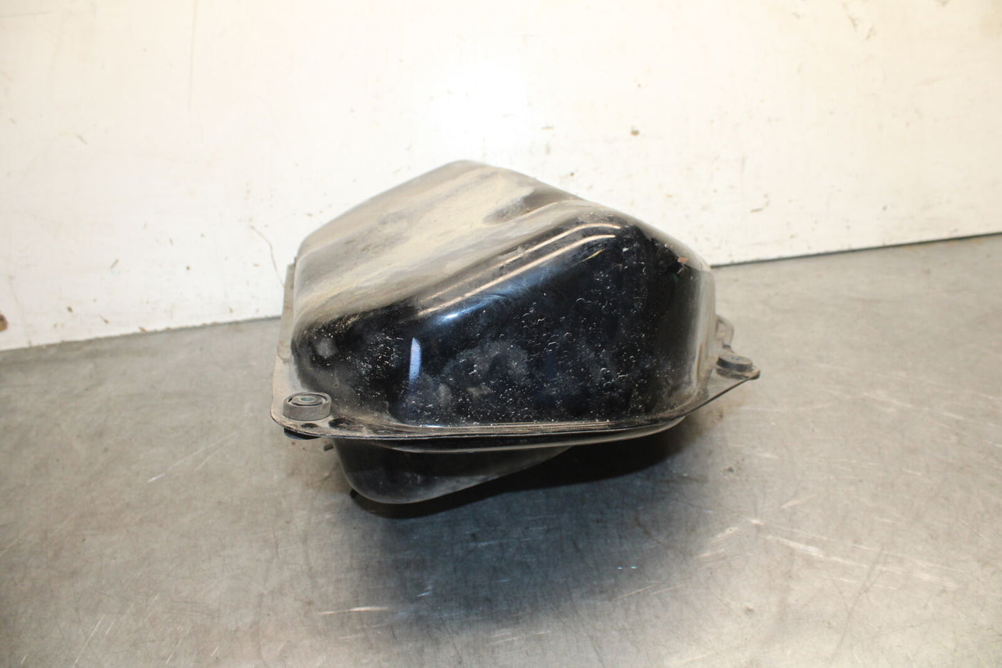 05-09 SUZUKI BOULEVARD C90 GAS TANK FUEL PETROL RESERVOIR BB692