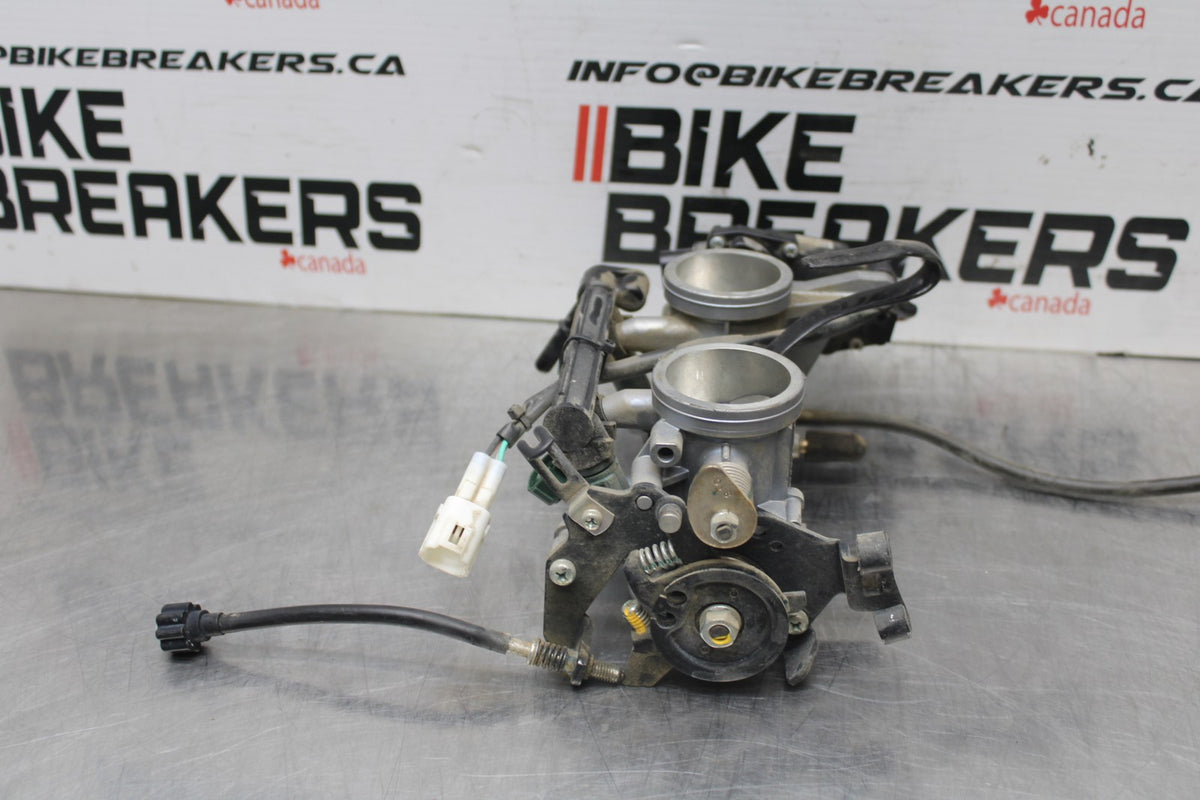 13 KAWASAKI NINJA 650 EX650F ABS MAIN FUEL INJECTORS / THROTTLE BODIES BB828