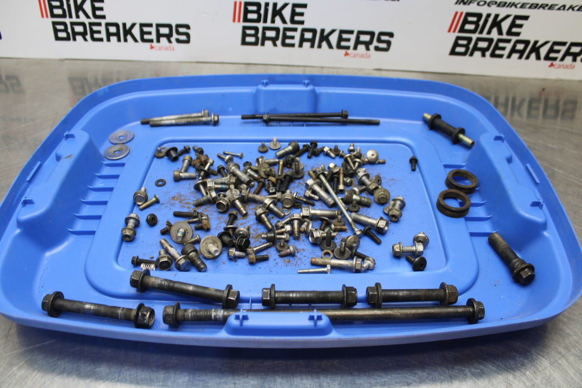 05 TRIUMPH ROCKET III MOUNTING BOLTS HARDWARE MOTOR SCREWS BB186