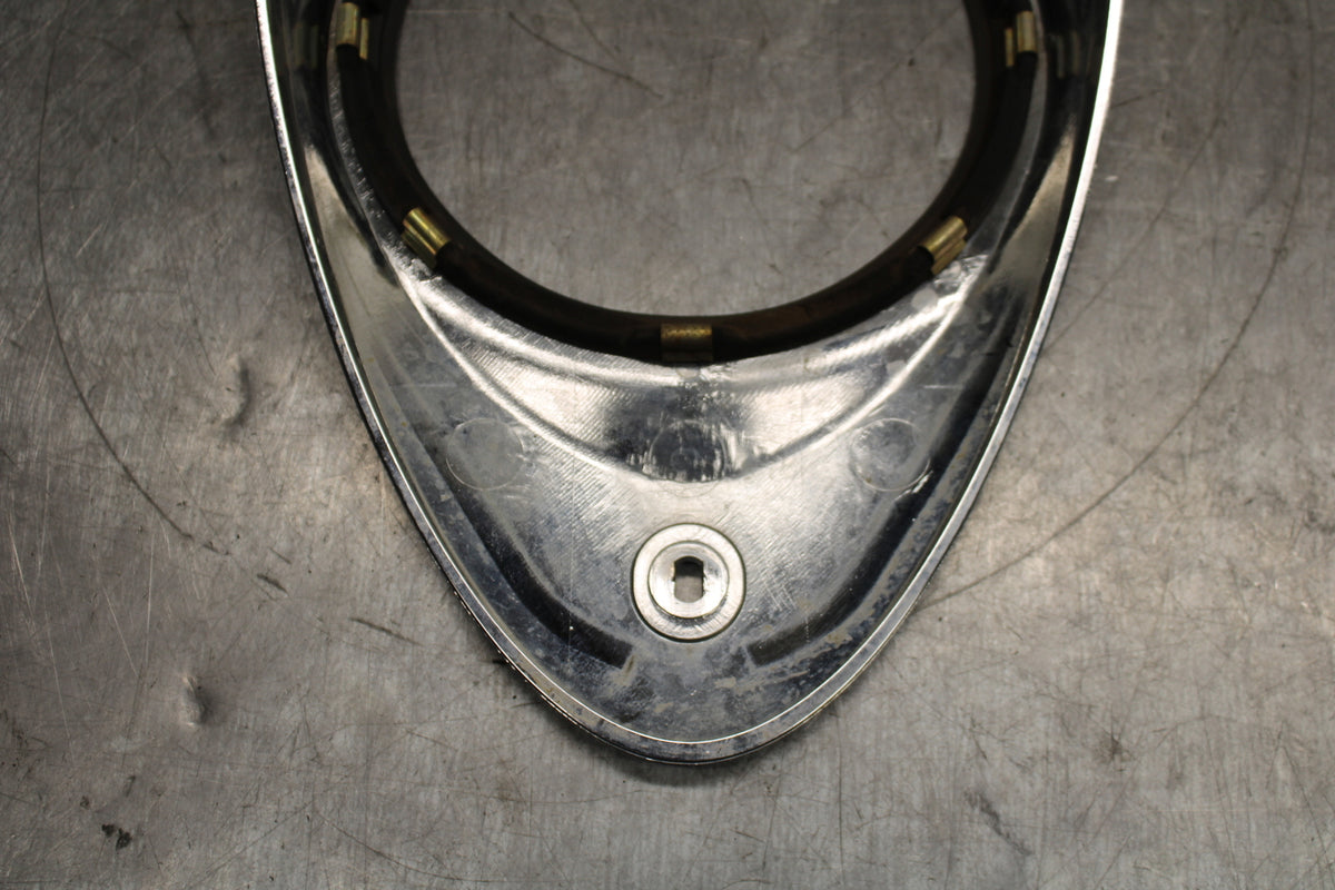 02-03 YAMAHA V STAR 1100 GAS TANK CAP COVER TRIM PANELCOWL FAIRING BB124