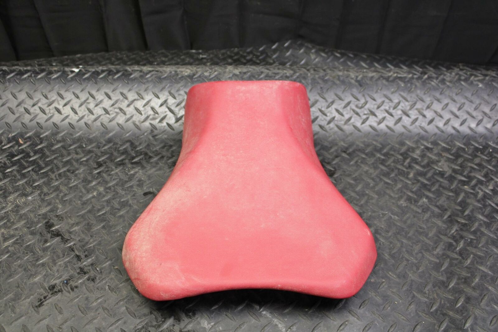 11-17 SUZUKI GSXR750 FRONT DRIVERS SEAT PAD SADDLE PILLION BB 182