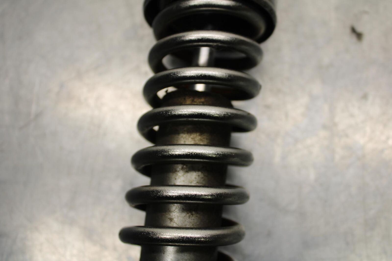 75 SUZUKI GT 550 REAR BACK SHOCK ABSORBER SUSPENSION BB67