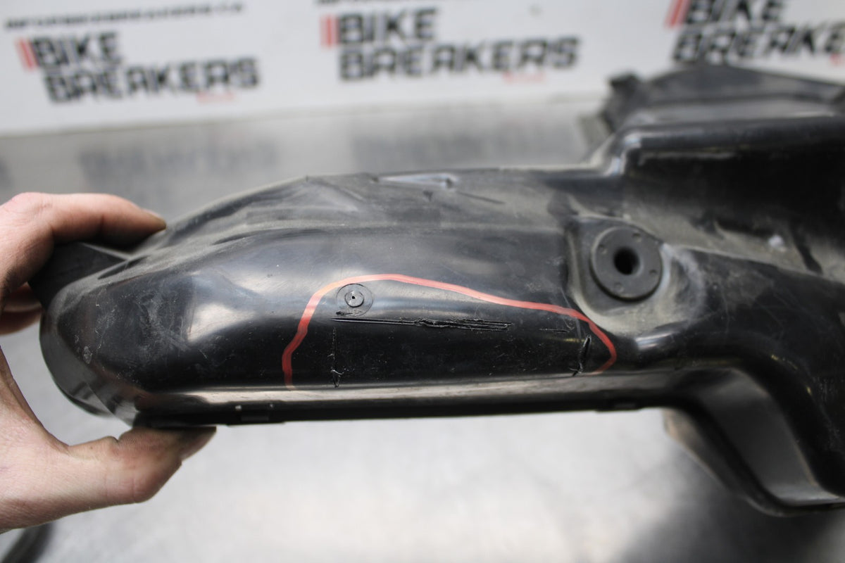 08-10 SUZUKI GSXR 600 RIGHT LEFT AIR INTAKE DUCTS BB835