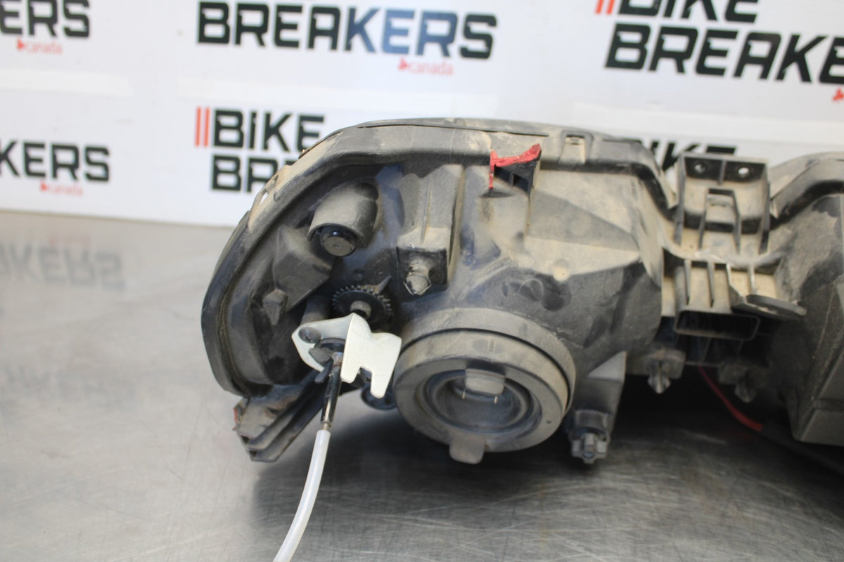 09 KAWASAKI CONCOURS 14 ZG1400B FRONT HEADLIGHT HEAD LIGHT LAMP BB875