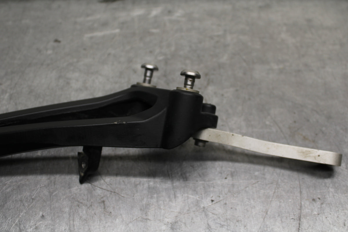 09-14 YAMAHA YZF R1 RIGHT REAR BACK PASSENGER PEG BB118