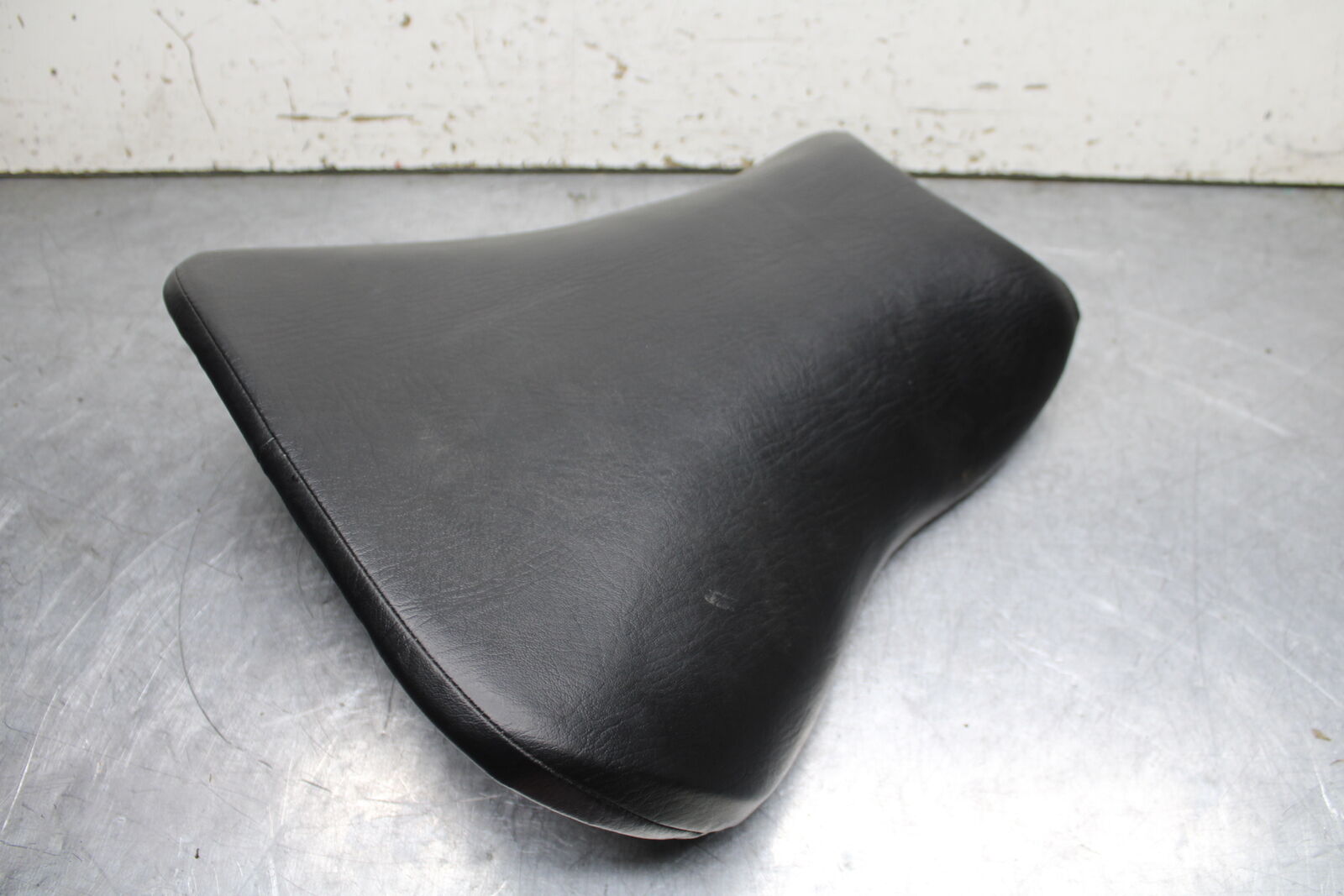 03-06 SUZUKI SV650 AFTERMARKET FRONT DRIVERS SEAT PAD SADDLE PILLION BB392