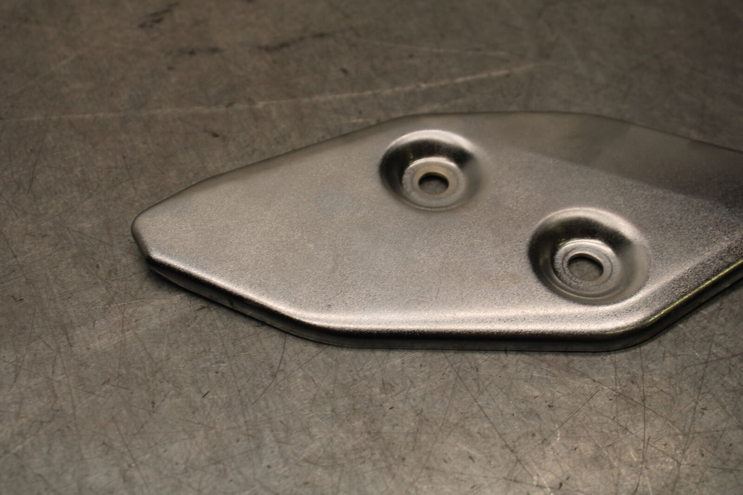 15-17 YAMAHA YZF R3 RIGHT REARSET REAR SET HEEL GUARD COVER BB651