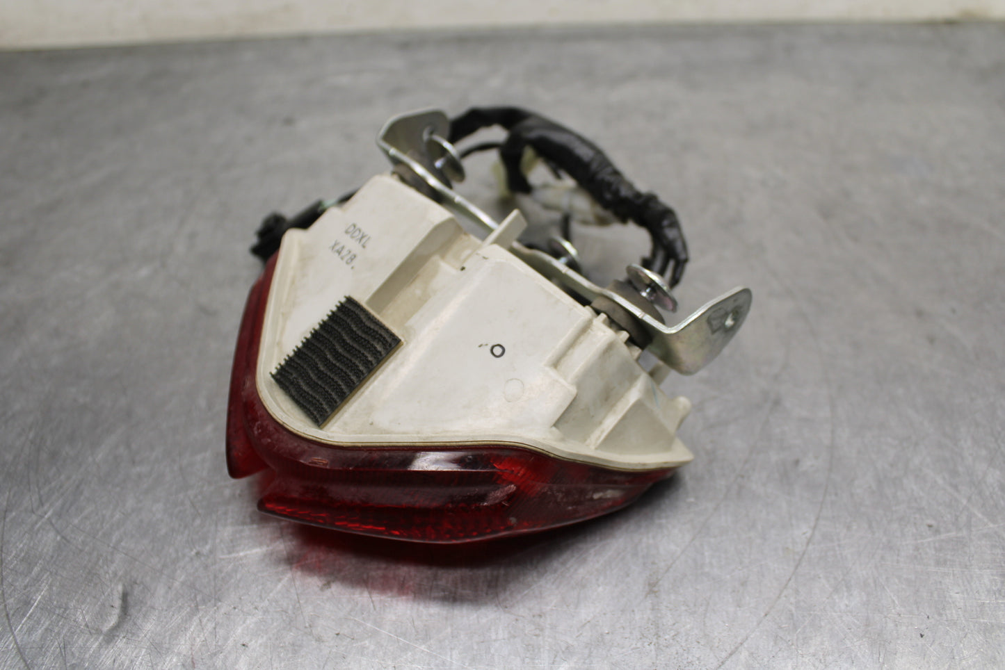 08-10 SUZUKI GSXR 600 REAR TAIL TAILLIGHT BACK BRAKE LIGHT BB132