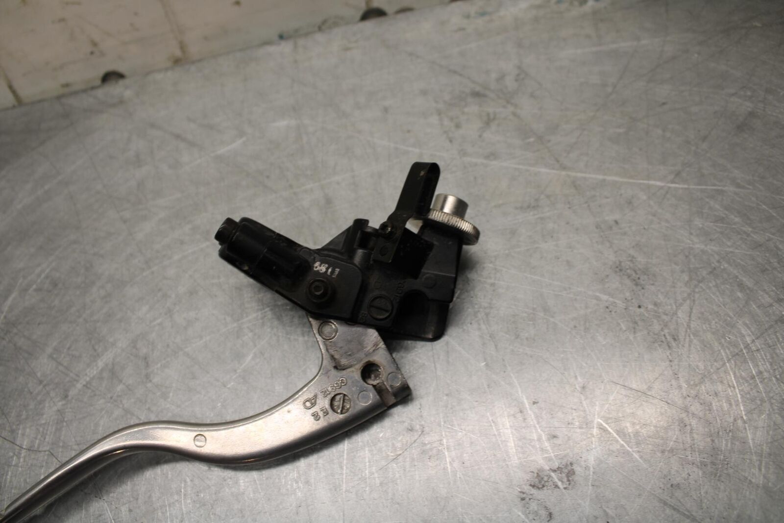 06-07 TRIUMPH DAYTONA 675 DAYTONA 675 CLUTCH PERCH MOUNT WITH LEVER  BB441