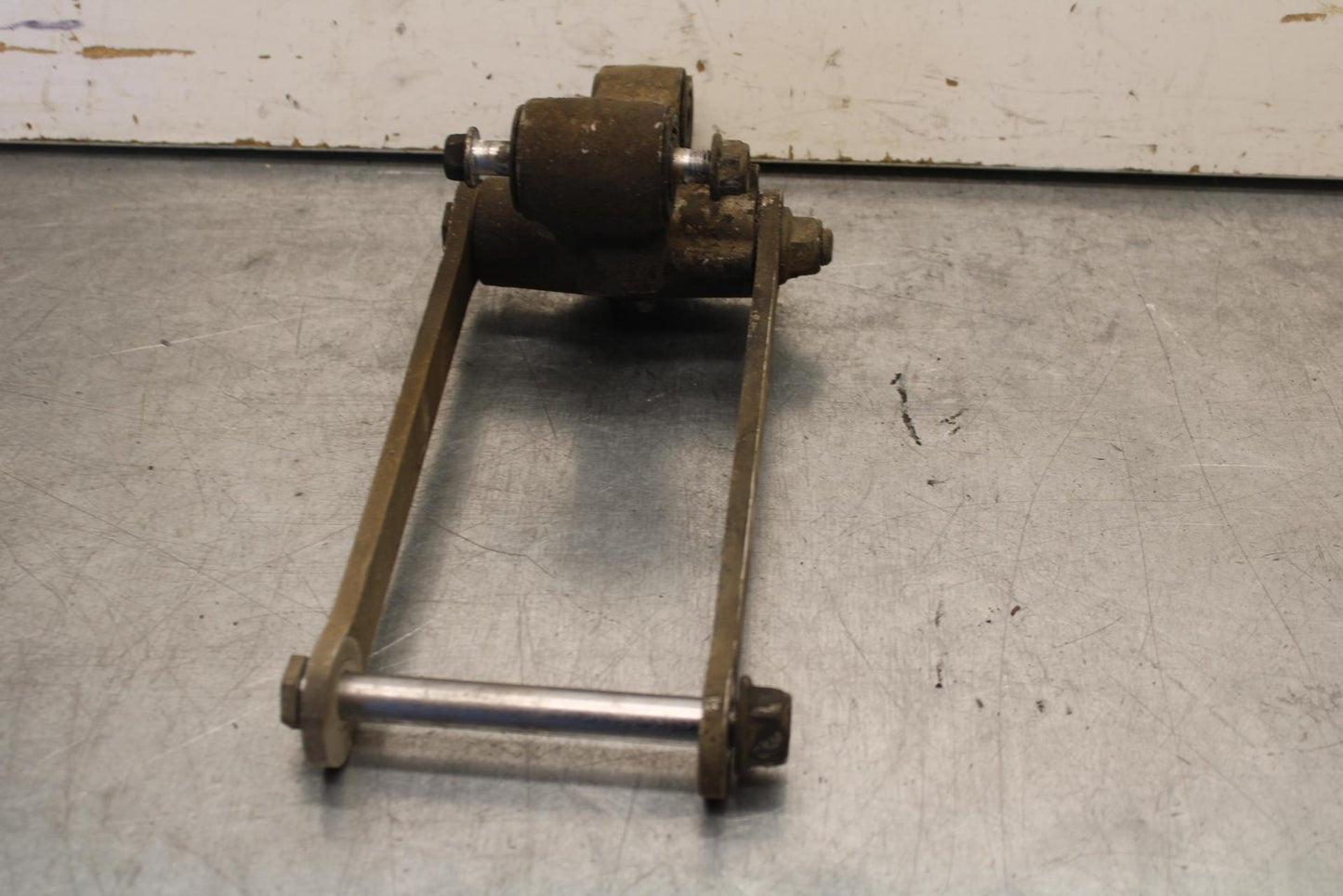 03 KAWASAKI NINJA ZX6RR ZX600K REAR DOGBONE SHOCK LINKAGE LINK BB105