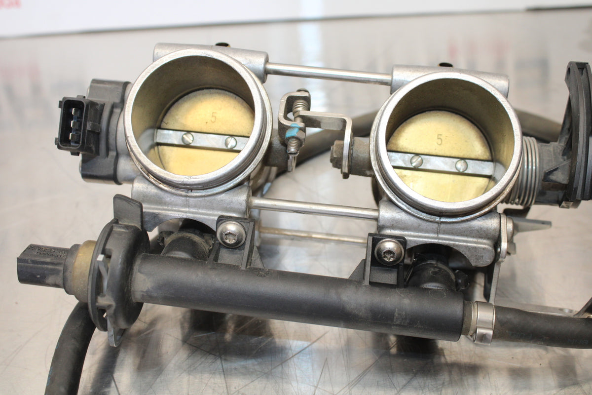 06-12 BMW F800ST MAIN FUEL INJECTORS / THROTTLE BODIES BB144