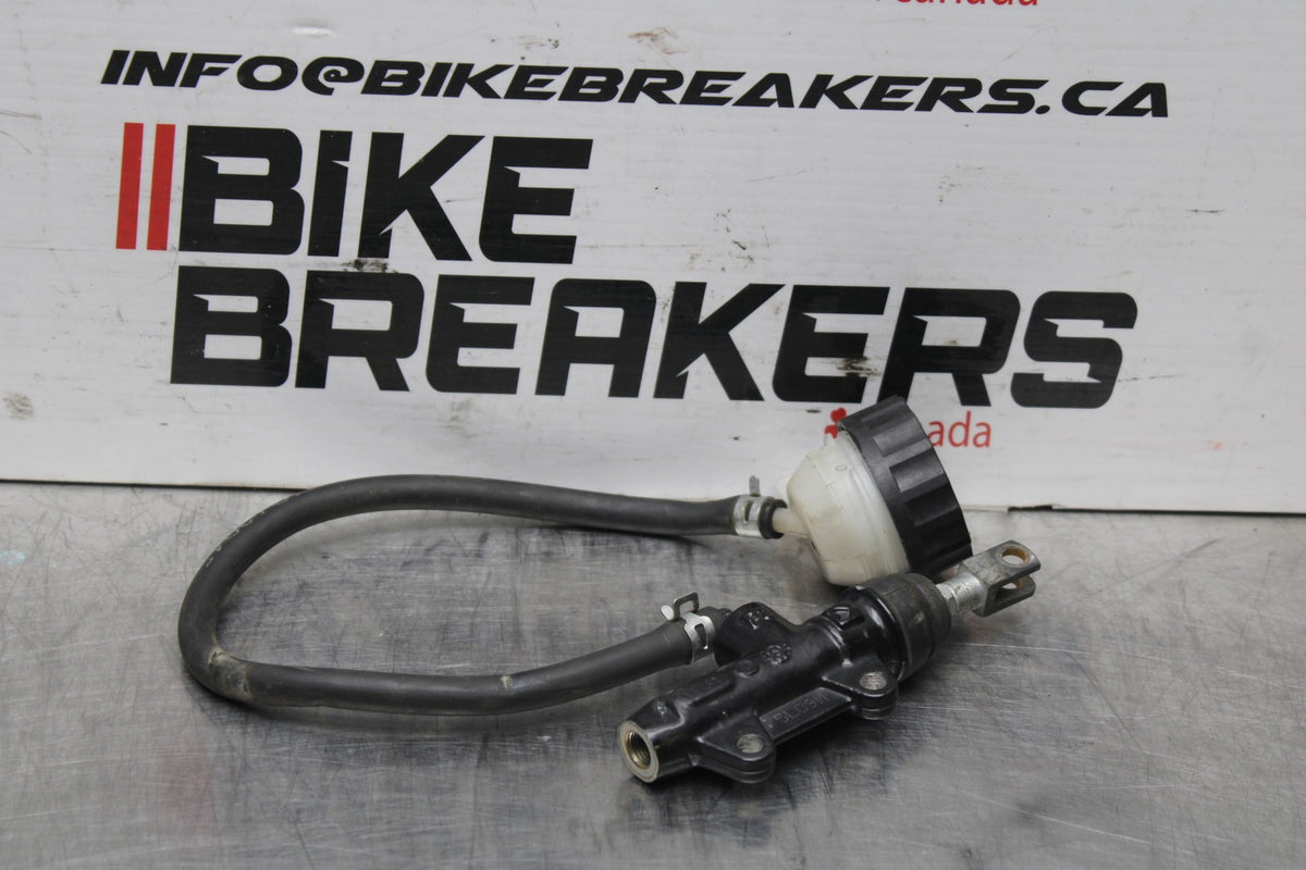 13-16 KTM 390 DUKE REAR BACK BRAKE MASTER CYLINDER W RESERVOIR BB815