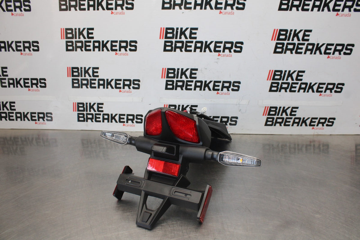 23-26 SUZUKI GSX-8S REAR TAIL LIGHT BACK FENDER TURN SIGNALS BB00