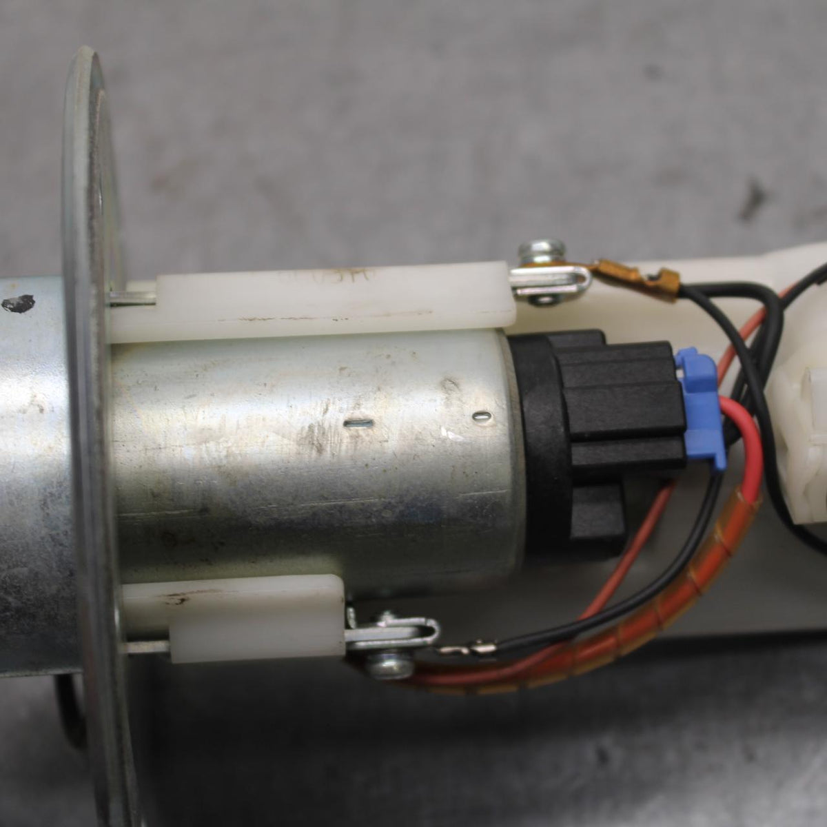06-07 SUZUKI GSXR750 FUEL PUMP GAS PETROL SENDER UNIT 15100-01H00 BB645