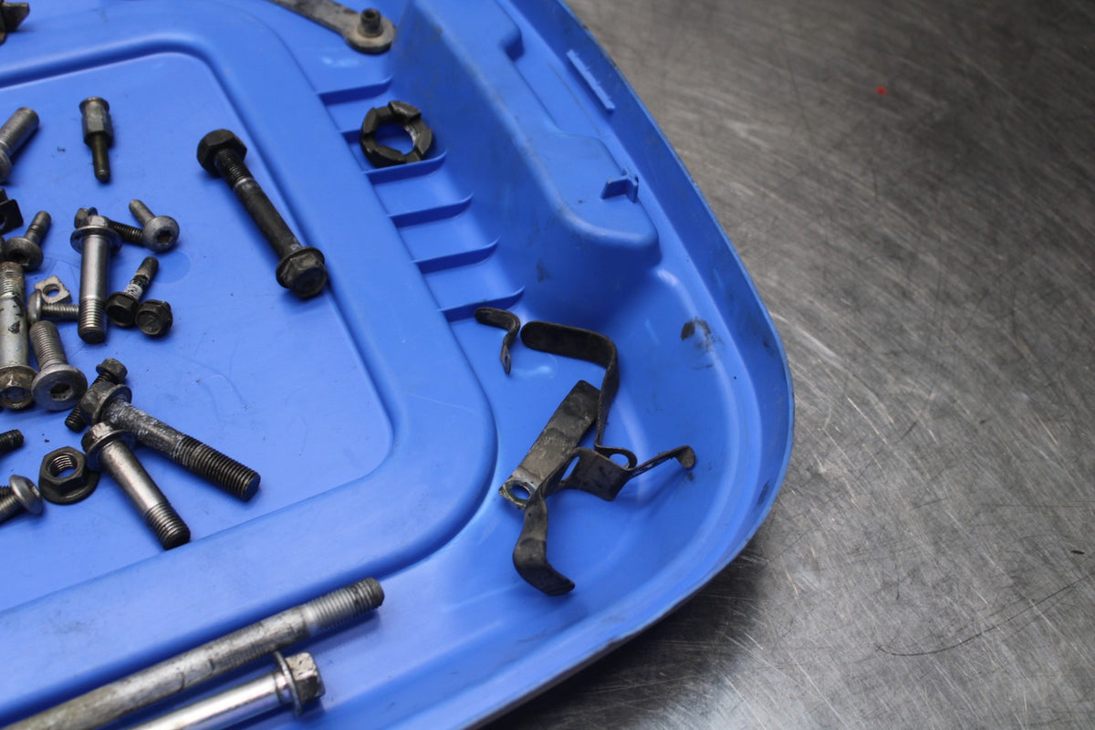 06 KAWASAKI Z750 BOLTS HARDWARE MOTOR SCREWS BB837