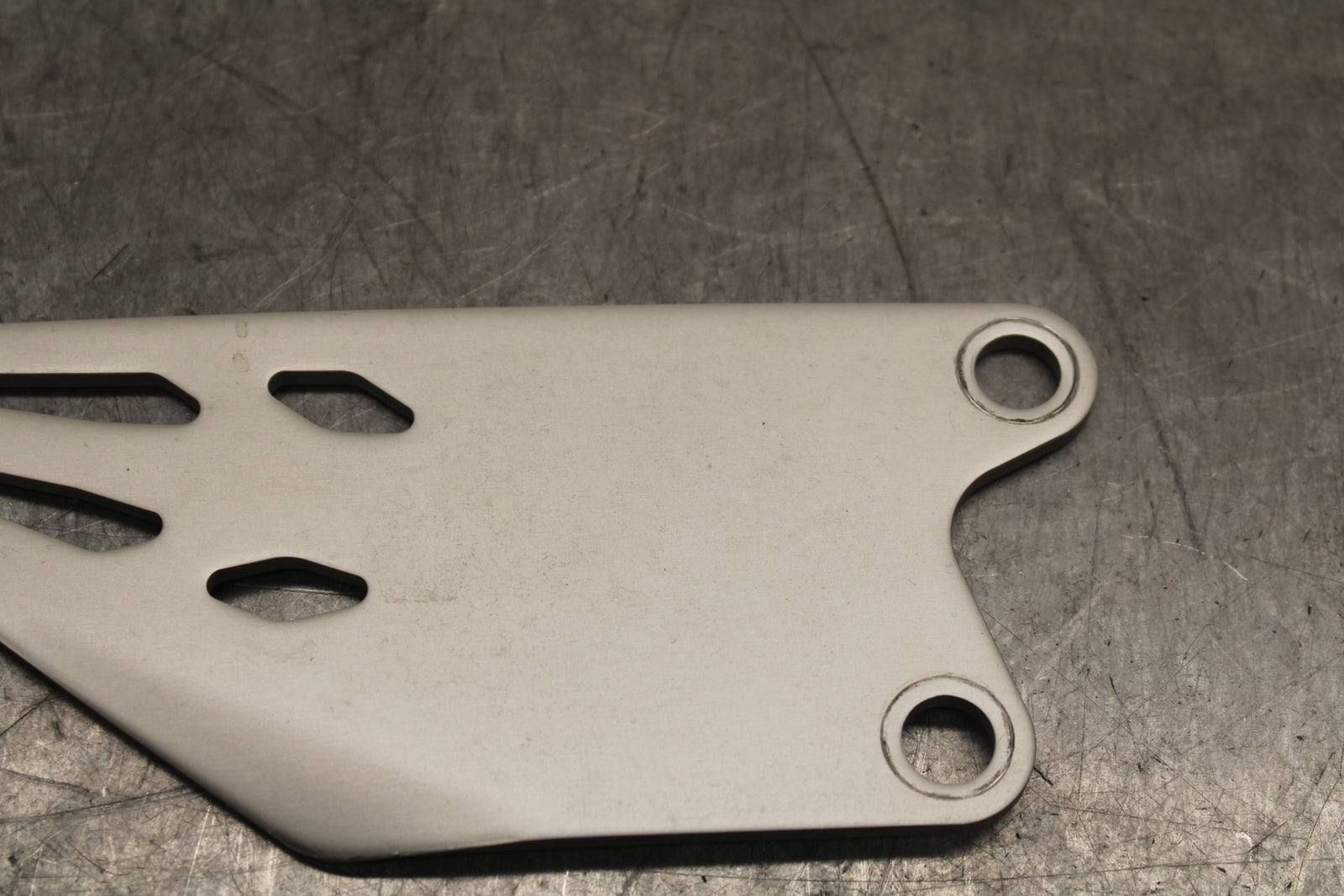 19-23 KAWASAKI NINJA ZX6R RIGHT REARSET REAR SET HEEL GUARD COVER  BB749