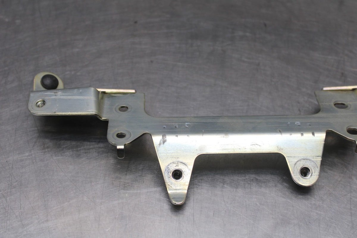 23-24 YAMAHA MT-07 REAR SEAT MOUNTING BRACKET MOUNT BB927