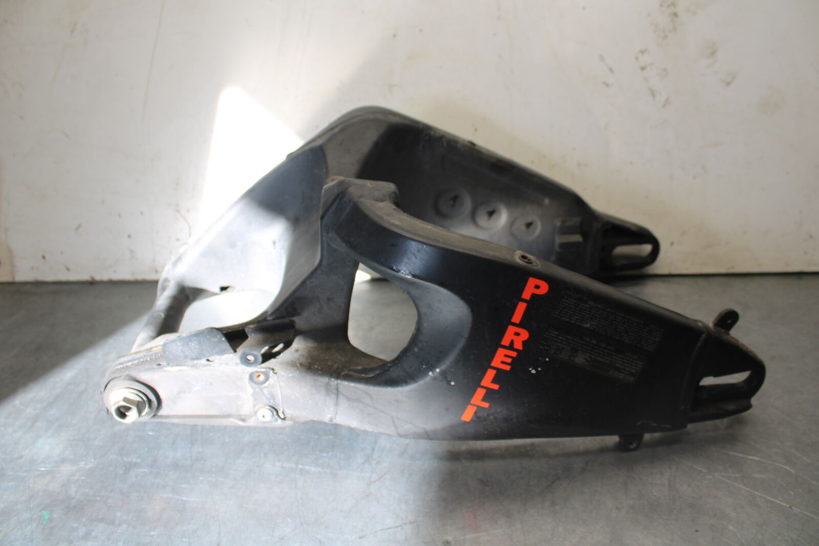 09-12 KAWASAKI NINJA ZX6R REAR SWINGARM BACK SWING ARM 33001-0212 BB698