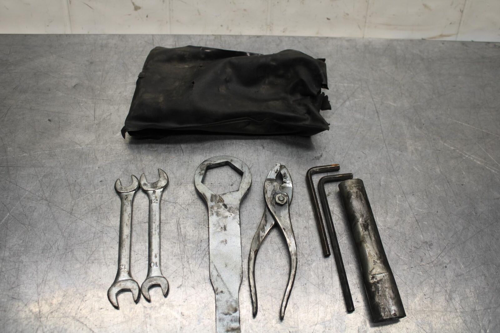 2011 Kawasaki Ninja ZX6R ZX600R STOCK TOOLS OEM TOOL BAG KIT 56007-0098  BB587