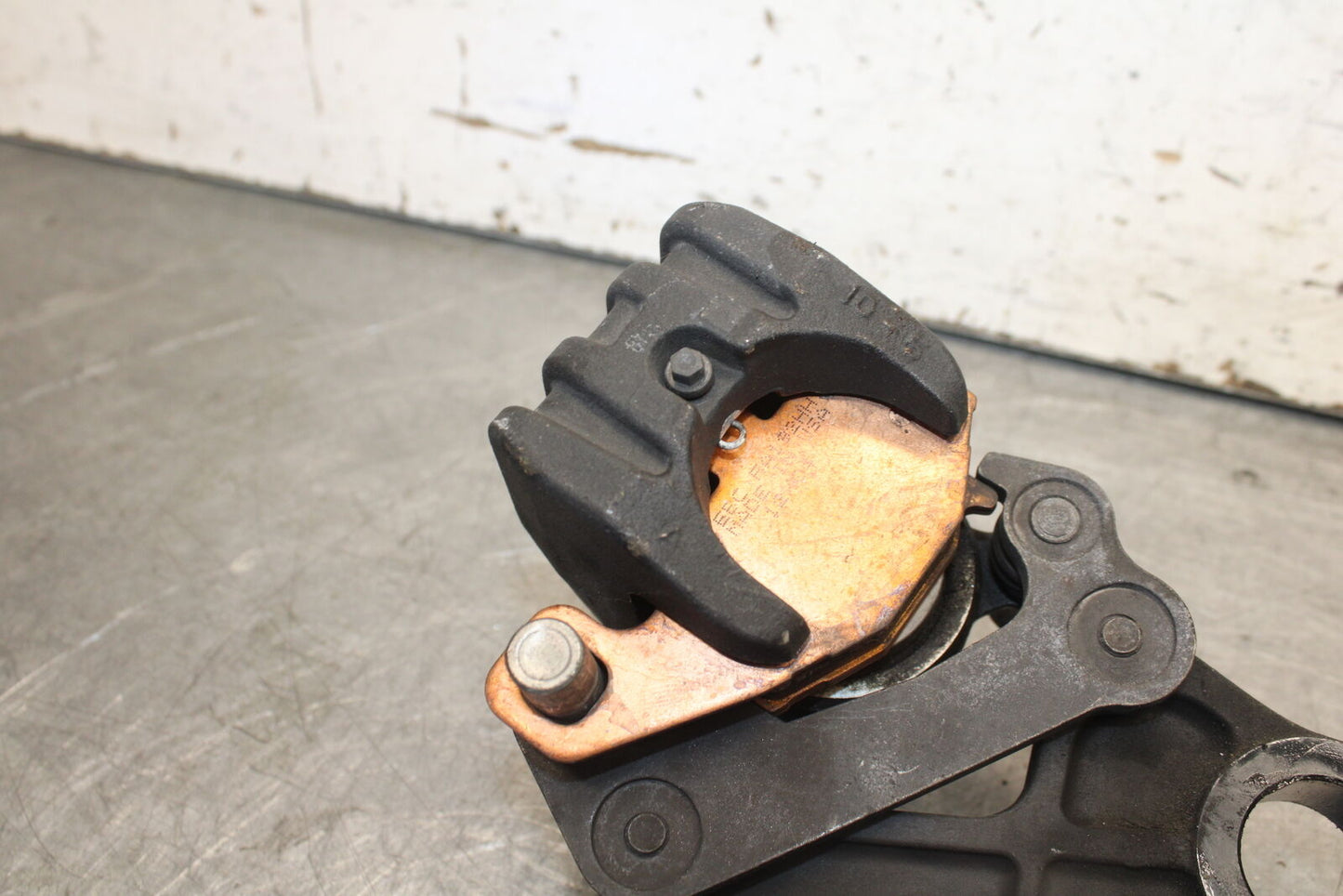 09-12 KAWASAKI NINJA ZX6R REAR BACK BRAKE CALIPER W MOUNT BRACKET BB698