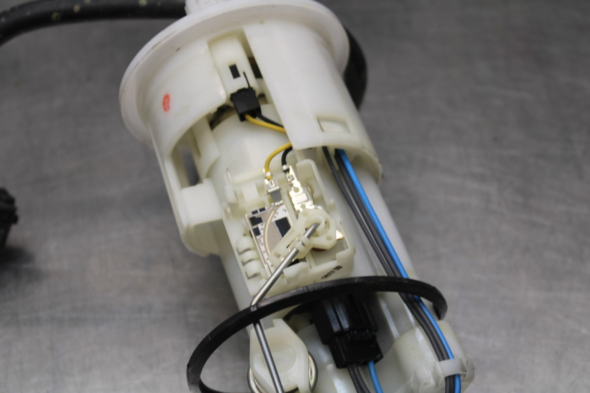18 YAMAHA SUPER TENERE FUEL PUMP GAS PETROL SENDER UNIT BB832