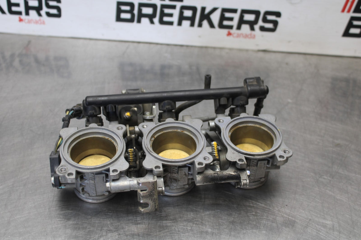 12 TRIUMPH STREET TRIPLE R MAIN FUEL INJECTORS / THROTTLE BODIES BB914
