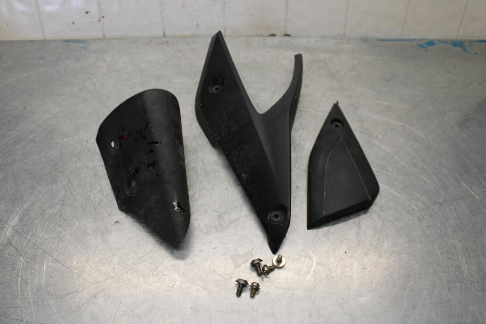 17-18 YAMAHA YZF R3 LEFT RIGHT MUFFLER EXHAUST PIPE COVERS HEAT SHIELDS  BB438