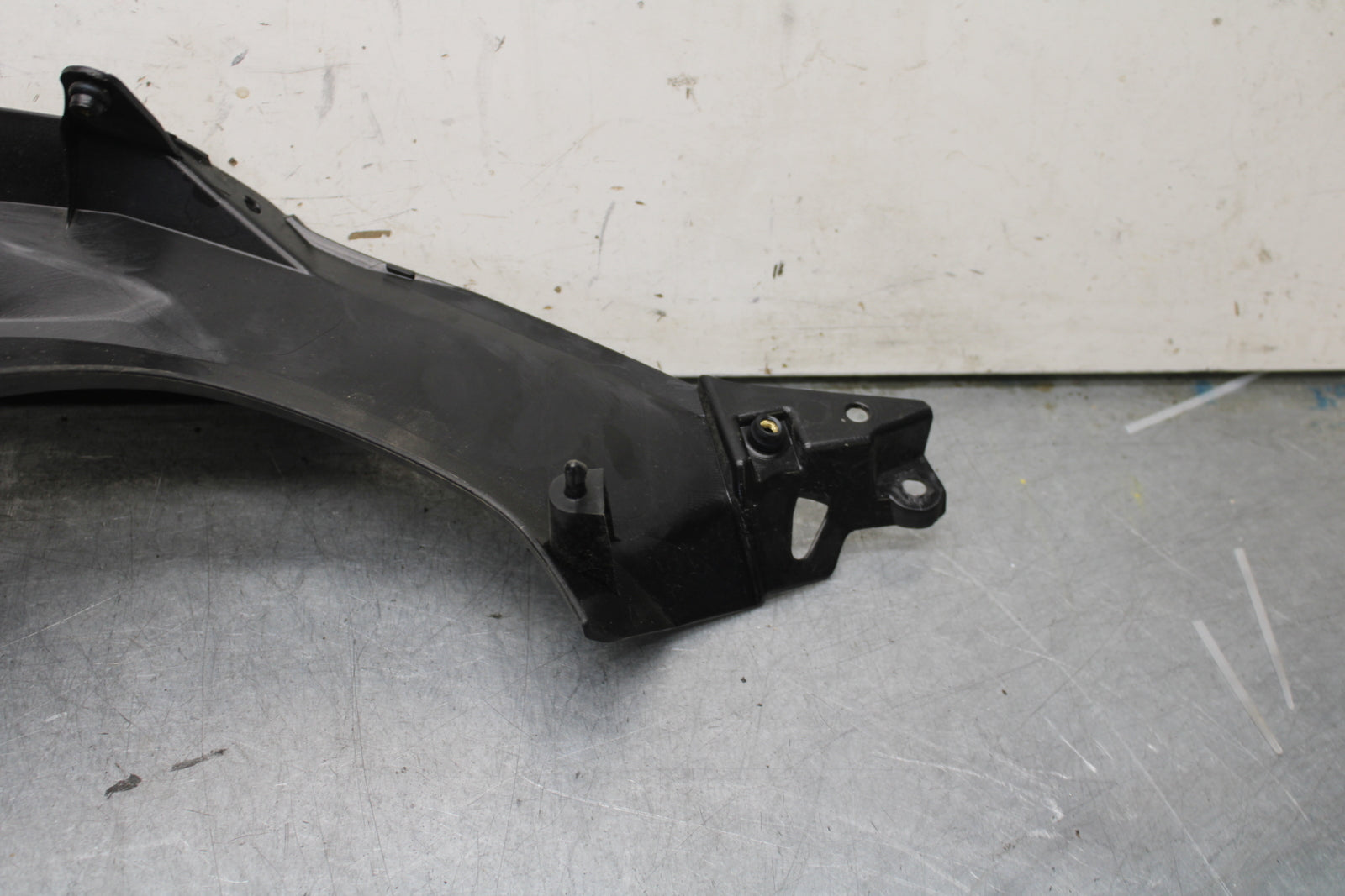 18-23 KAWASAKI NINJA 400 FRONT CENTER COWL FAIRING BB660