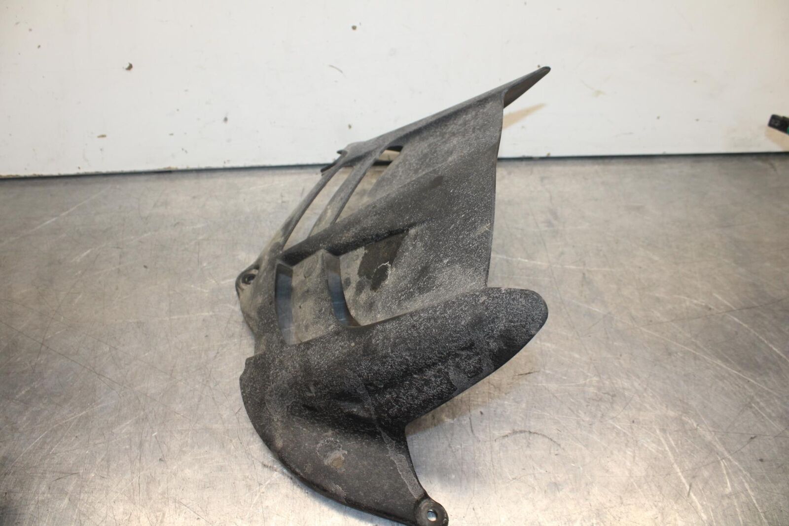 23 KAWASAKI NINJA ZX6R 636 REAR BACK WHEEL TIRE HUGGER FENDER BB609