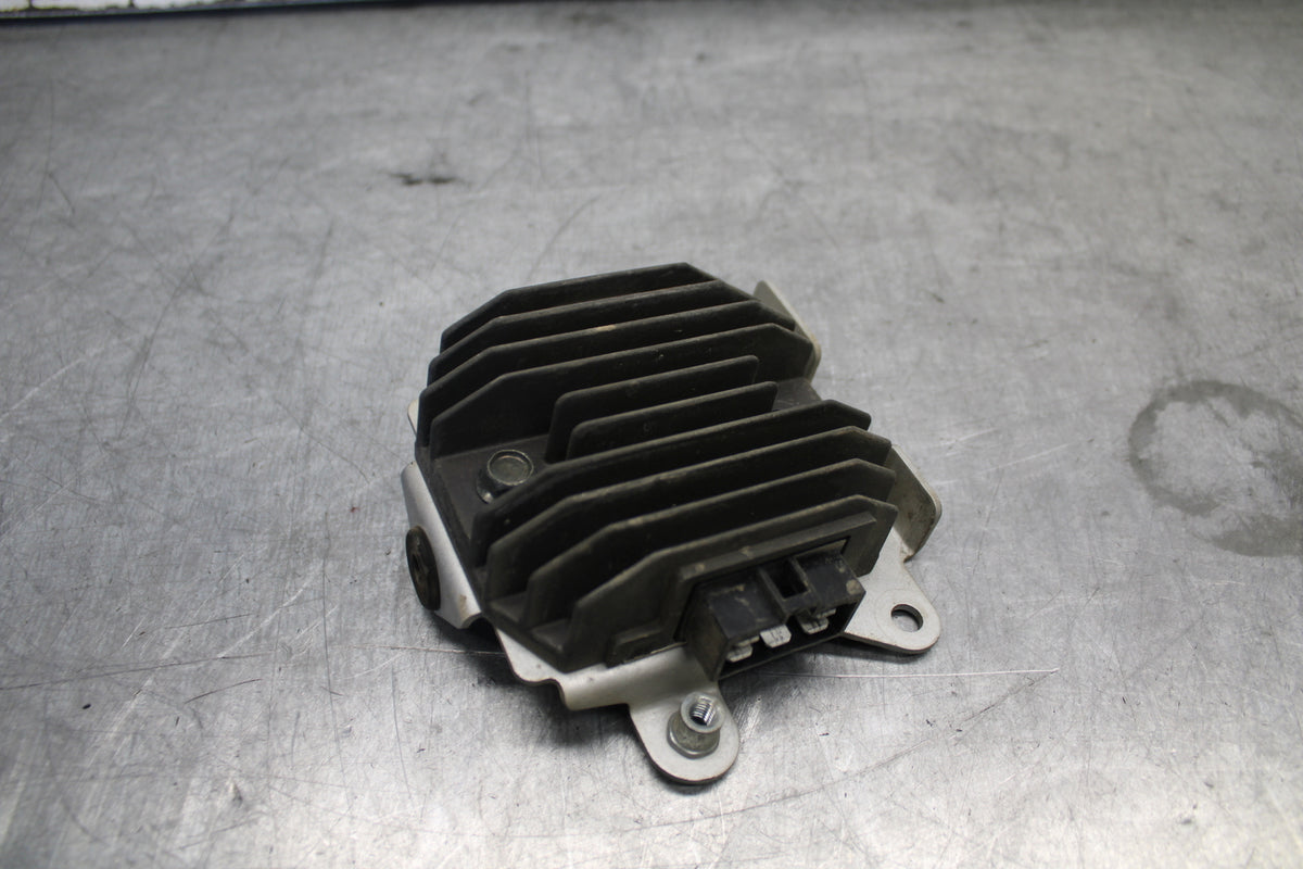 07-09 YAMAHA FZ6 RECTIFIER VOLTAGE REGULATOR BB713