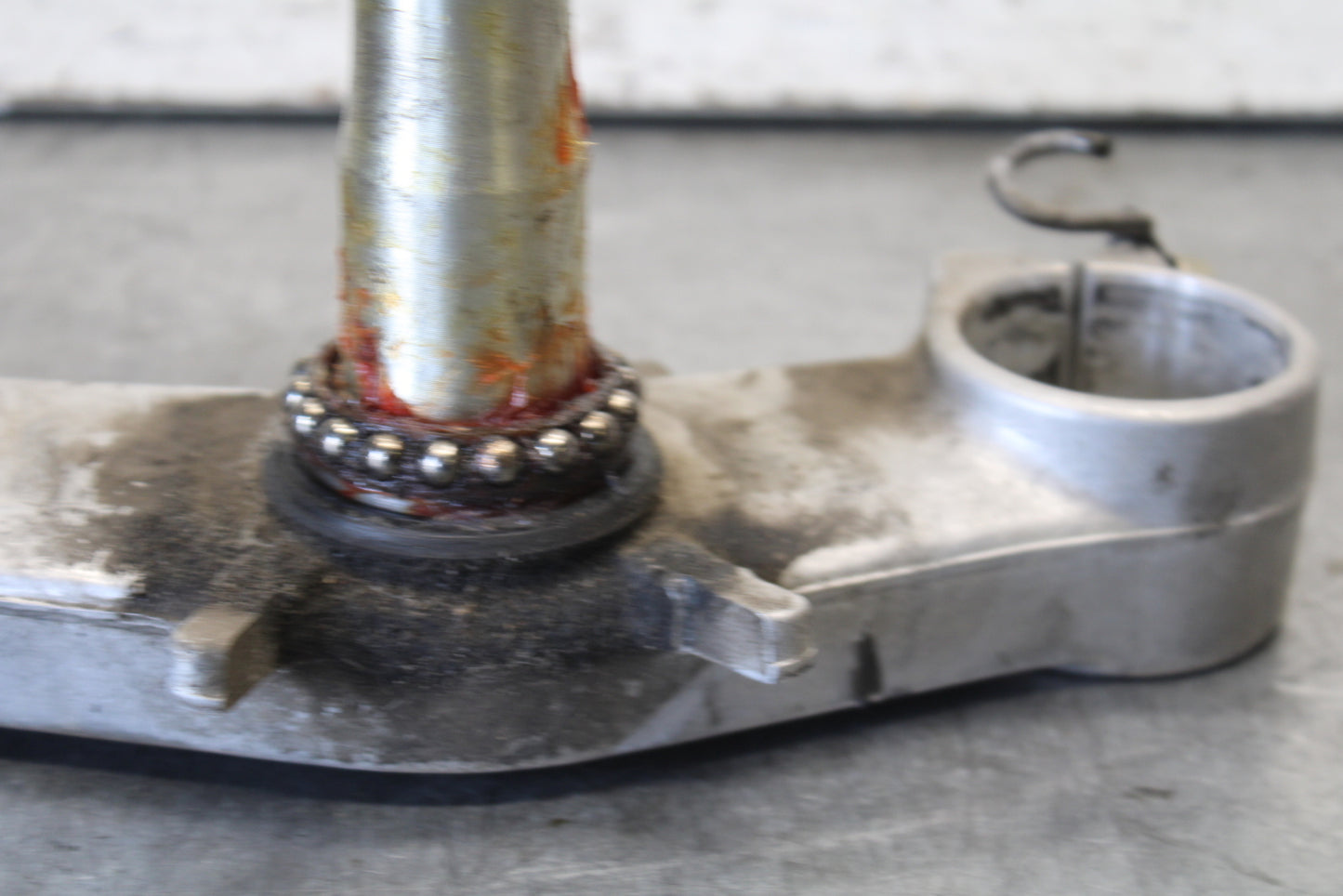 03-04 KAWASAKI NINJA ZX6RR FRONT FORKS CLAMP LOWER TRIPLE TREE STEM BB684