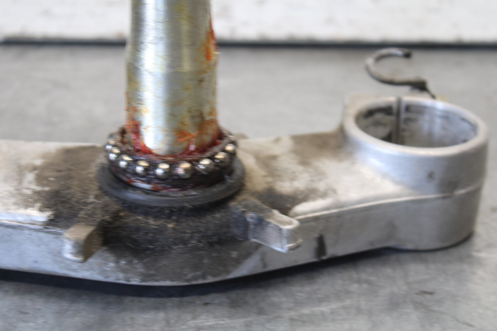 03-04 KAWASAKI NINJA ZX6RR FRONT FORKS CLAMP LOWER TRIPLE TREE STEM BB684